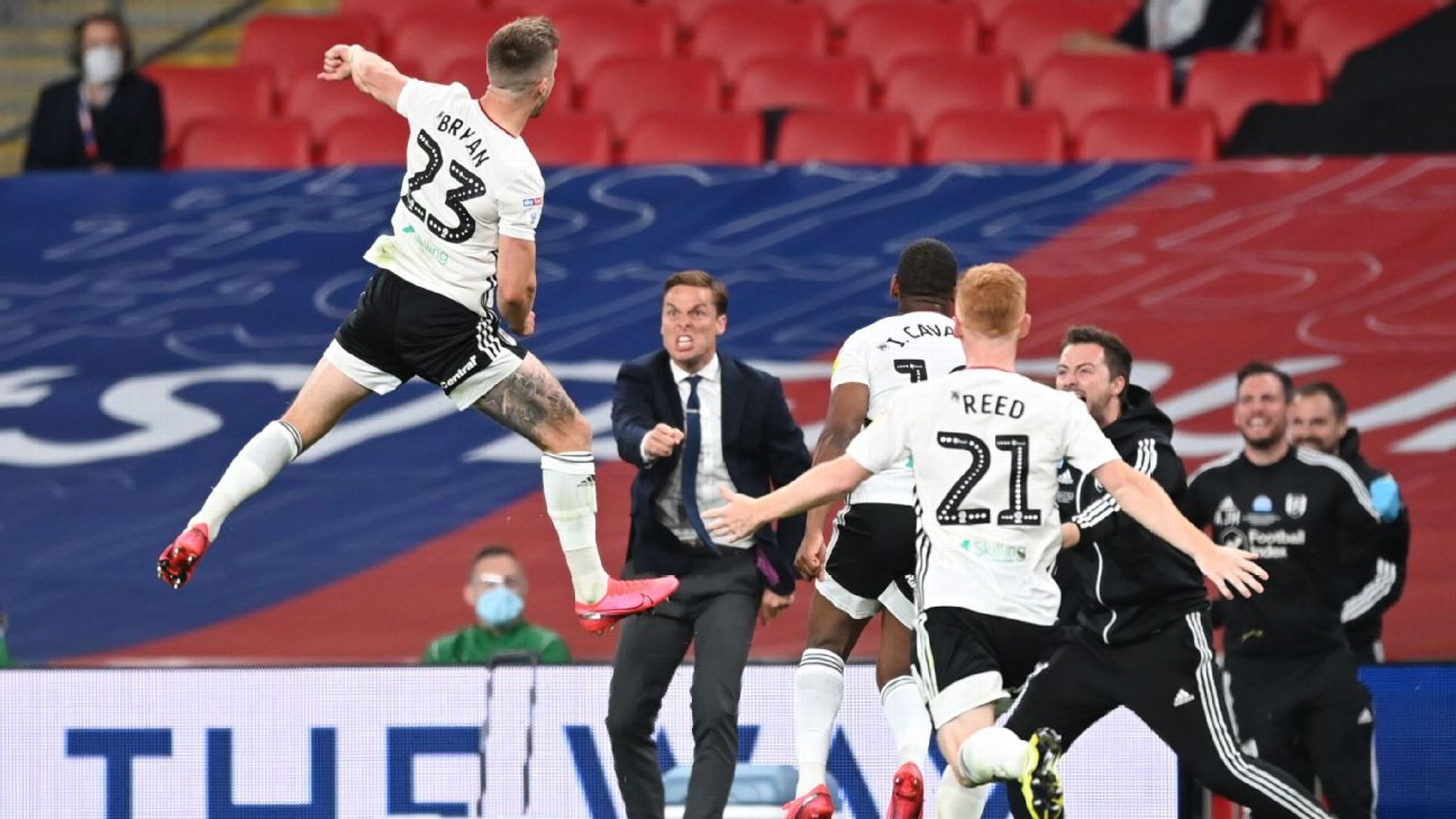 足球让孩子 足球让孩子